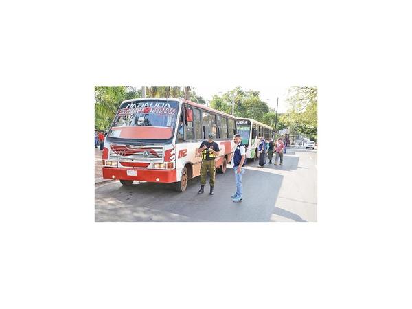 CDE: Comuna retira buses en malas condiciones  para circular
