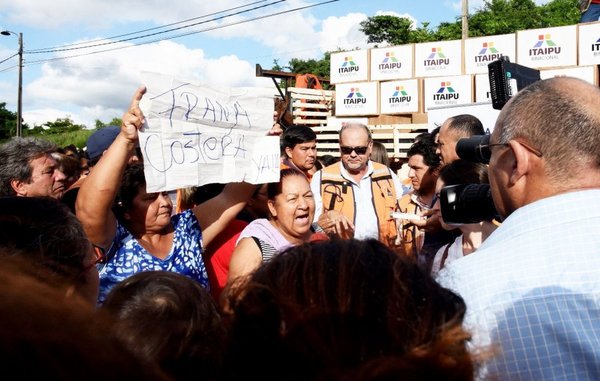 Visita fugaz de Marito a refugio dejó insatisfacción - Edicion Impresa - ABC Color