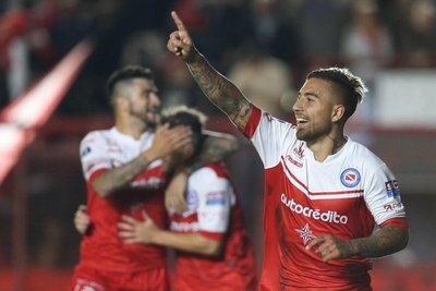 Argentinos se adelanta - Deportes - ABC Color