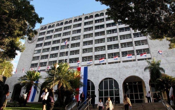 HOY / Un ministro se despide del cargo por su edad y ya se harán audiencias a postulantes