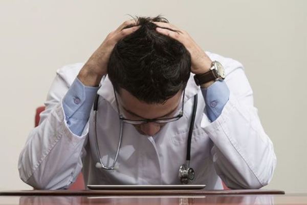 Renuncia médico del IPS denunciado por supuesto acoso