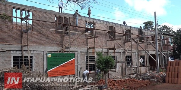 TRP: AVANZA CONSTRUCCIÓN DE AULAS EN EL COL. NAC. MARÍA AUXILIADORA