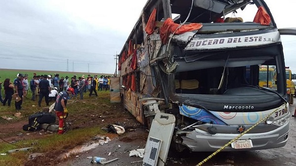 Imputan a conductor de bus que provocó fatal accidente - ADN Paraguayo