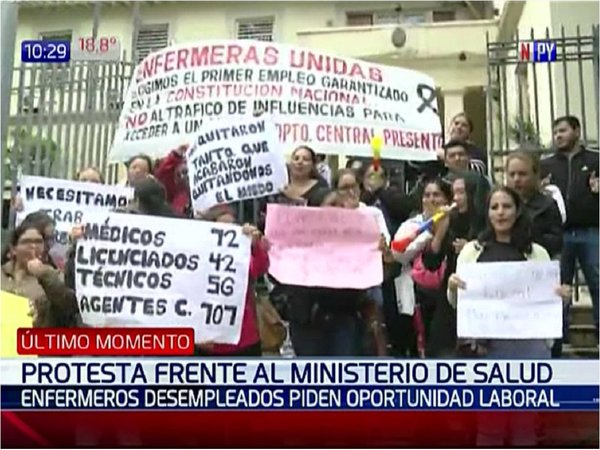Enfermeros piden oportunidad laboral al Gobierno