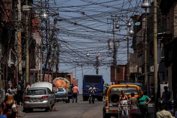 Venezuela cortará la electricidad 18 horas por semana - Internacionales - ABC Color