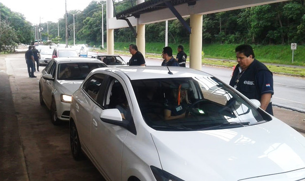 Buscan incentivar la regularización migratoria de extranjeros - ADN Paraguayo