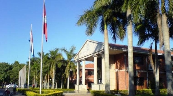 En la UNA hay más mujeres pero nunca tuvo rectora: por primera vez hay una candidata | Paraguay en Noticias