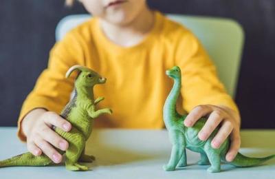 La ciencia asegura que los niños que aman los dinosaurios son más inteligentes - C9N