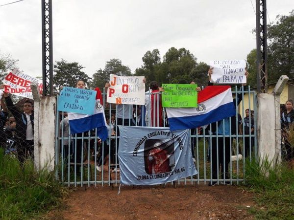 Sigue toma de colegio San Ignacio de Loyola - Nacionales - ABC Color