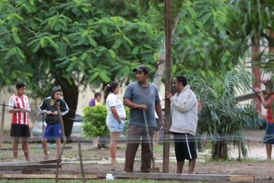 Buscarán alternativas para damnificados ubicados frente al Cabildo | Paraguay en Noticias 