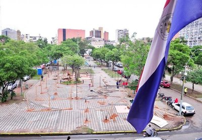 Destrozan la explanada del Cabildo - Edicion Impresa - ABC Color