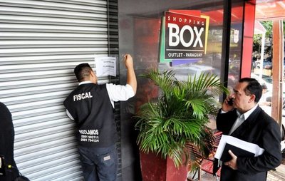 Clausuran shopping privado ubicado en tierra destinada a fines sociales - Edicion Impresa - ABC Color