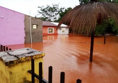 Hay centenares de familias afectadas por inundaciones - Edicion Impresa - ABC Color