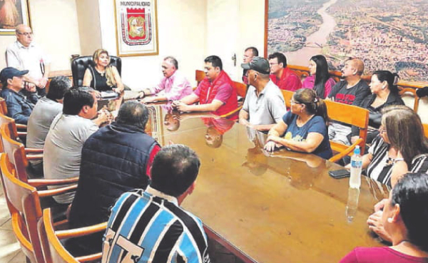 Mesiteros piden apoyo a intendenta | Diario Vanguardia 08