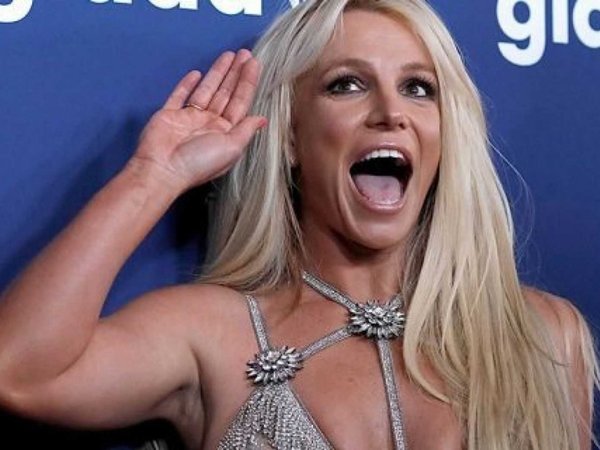 Britney Spears ingresa a clínica mental afligida por salud de su padre