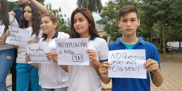 FENAES exige al Senado interpelación del ministro - ADN Paraguayo