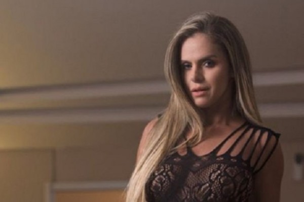 Gabi Wolscham; playmate de abril