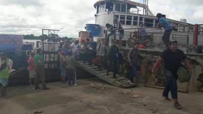 A falta de caminos, usan embarcaciones en Fuerte Olimpo - Nacionales - ABC Color