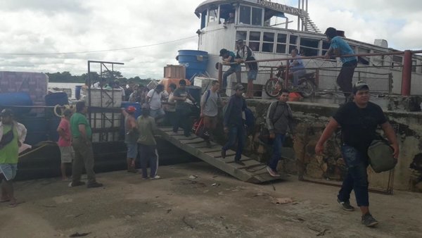 A falta de caminos, usan embarcaciones en Fuerte Olimpo - Nacionales - ABC Color