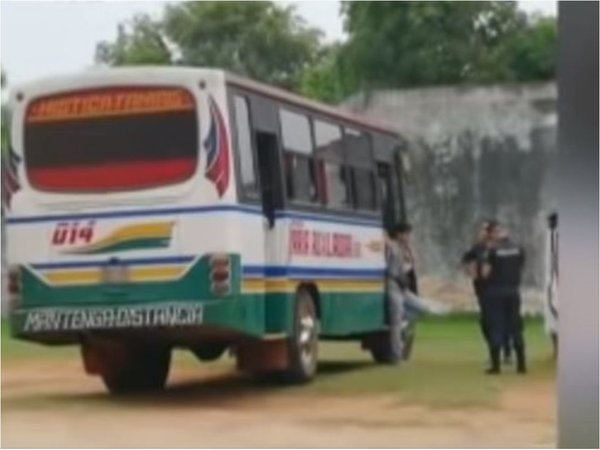 Choferes manosearon a niños de una escuela de fútbol