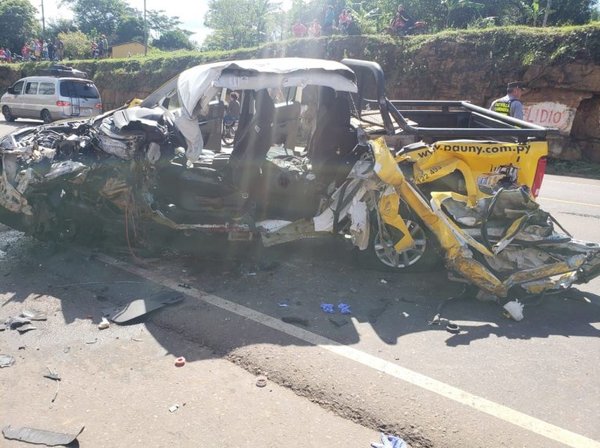 Choque fatal entre bus de la Ovetense y un vehículo - Nacionales - ABC Color