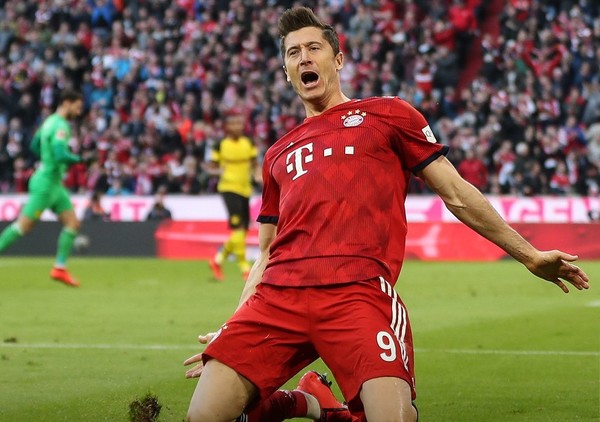 Bayern Múnich arrasa al Dortmund y recupera el liderazgo