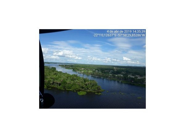 Brasil controla con helicóptero a pescadores del río Paraguay