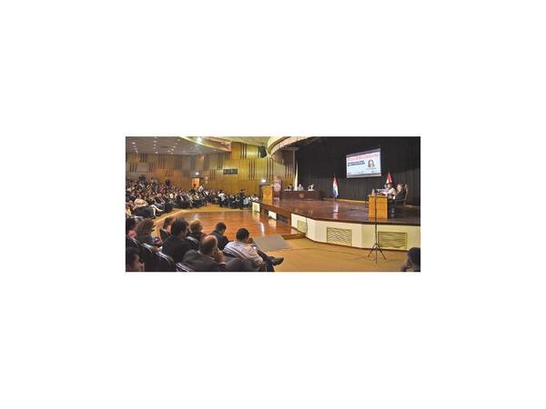 Candidatos a rector reconocen que existe injerencia política en la UNA
