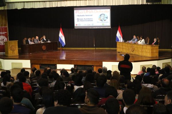 Candidatos sortearon respuestas con mucha vaguedad y nerviosismo