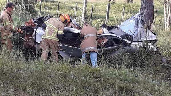 NATALIO: AL MENOS DOS FALLECIDOS EN VIOLENTO ACCIDENTE.