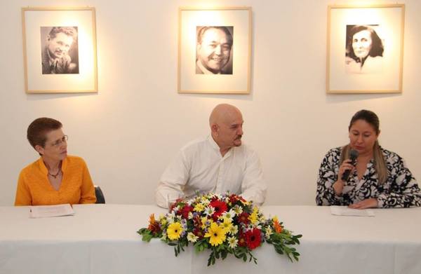 Habilitan exposición en homenaje a históricas figuras del teatro paraguayo - ADN Paraguayo