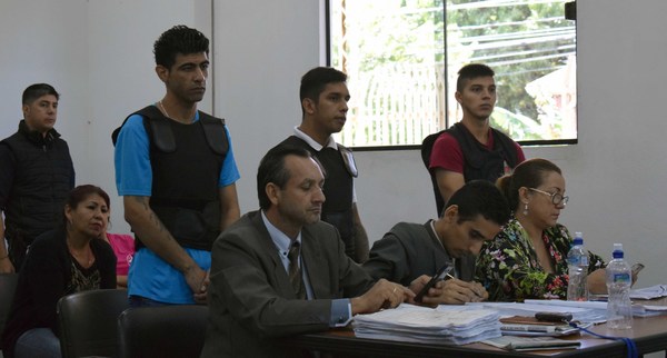 Condenan a tres personas por tráfico de armas y producción de riesgos comunes - ADN Paraguayo