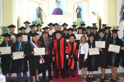 Universidad Nacional lanza primeros egresados en el alto chaco - Nacionales - ABC Color