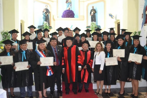 Universidad Nacional lanza primeros egresados en el alto chaco - Nacionales - ABC Color