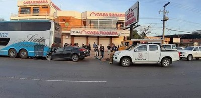 Futbolista muere tras chocar contra un ómnibus - ADN Paraguayo