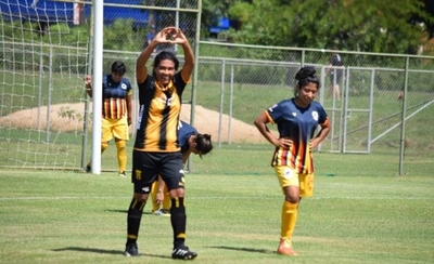HOY / Domingo de grandes goleadas en el fútbol femenino