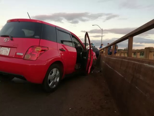 EBRIO IMPACTA CONTRA BARANDA DEL PUENTE QUITERIA