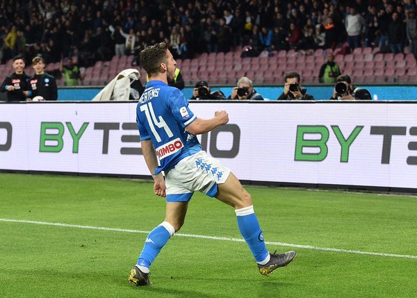 Empate del Nápoli retrasa el título de la Juventus