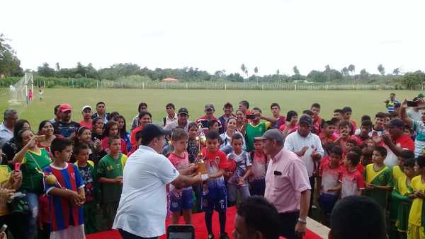 Con éxito concluye torneo de escuelas de fútbol en Loreto