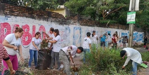 Borran propaganda electoral en San Lorenzo | Paraguay en Noticias