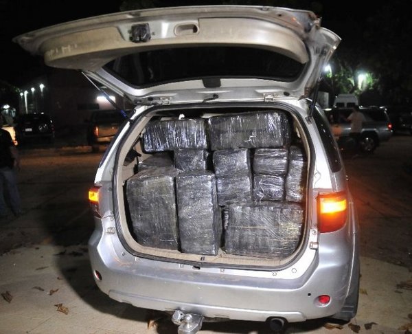 Detectan convoy con 1.050 kilos de marihuana en Villeta - Edicion Impresa - ABC Color