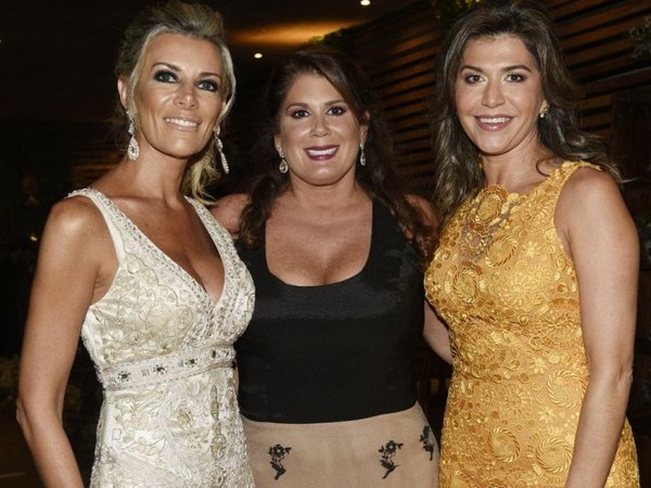 Flashes de glamour en fiestas de casamientos - Edicion Impresa - ABC Color