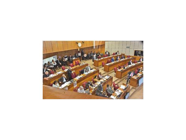 Senadores analizan esta semana convocar a fiscales amenazados