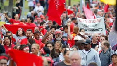 Protestan por la libertad de Lula tras un año en prisión » Ñanduti