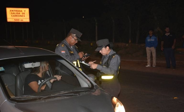 Alcoholímetro al límite, la constante en controles ruteros | Paraguay en Noticias