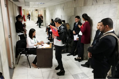 Postulantes presentaron carpeta para cargos en vacancia