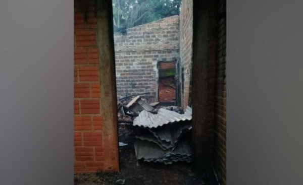 Quedan en la calle tras incendio de su vivienda