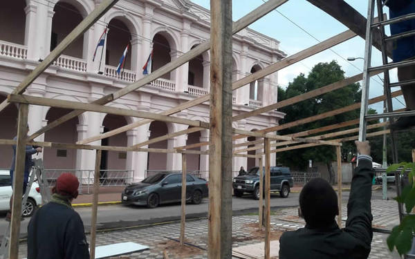 Ocupación de plazas: “Comuna los puso ahí y se lavó las manos”