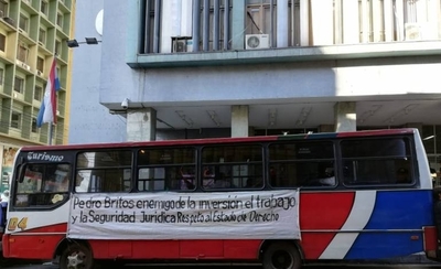 HOY / Choferes y dueños de la Línea 18 piden que MOPC les devuelva sus buses