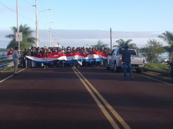 Sancosmeños se movilizan en Ayolas - Nacionales - ABC Color